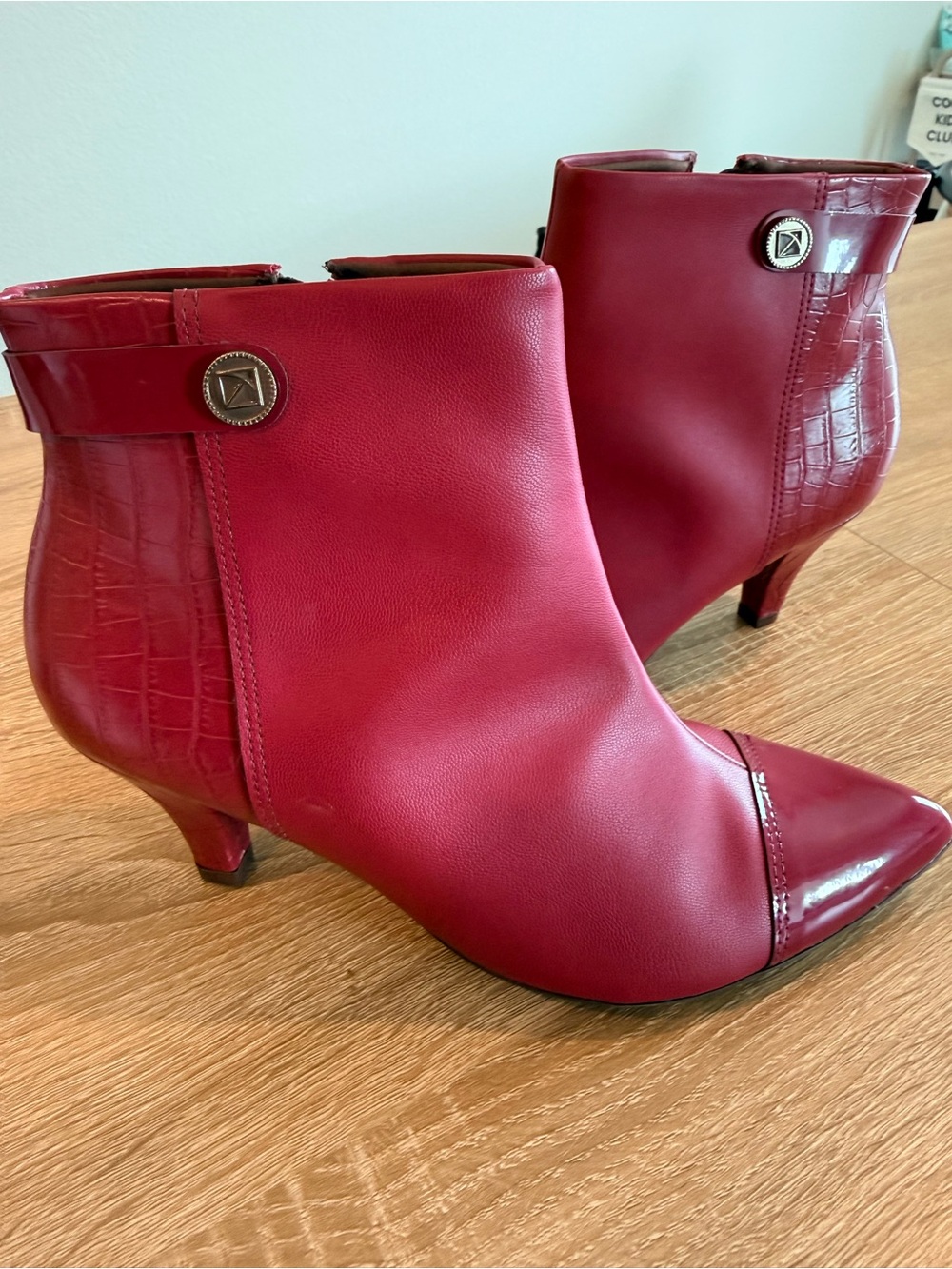 Piccadilly women’s New cherry Red Pointed-Toe Ankle Booties size 9